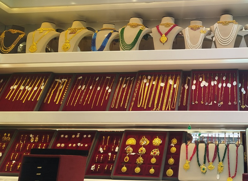 फेरि तीन लाख नाघ्यो सुनको मूल्य